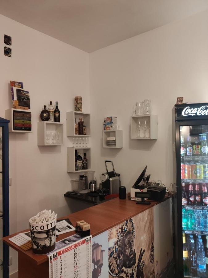 Nicolai63 Hotel Bari Bagian luar foto