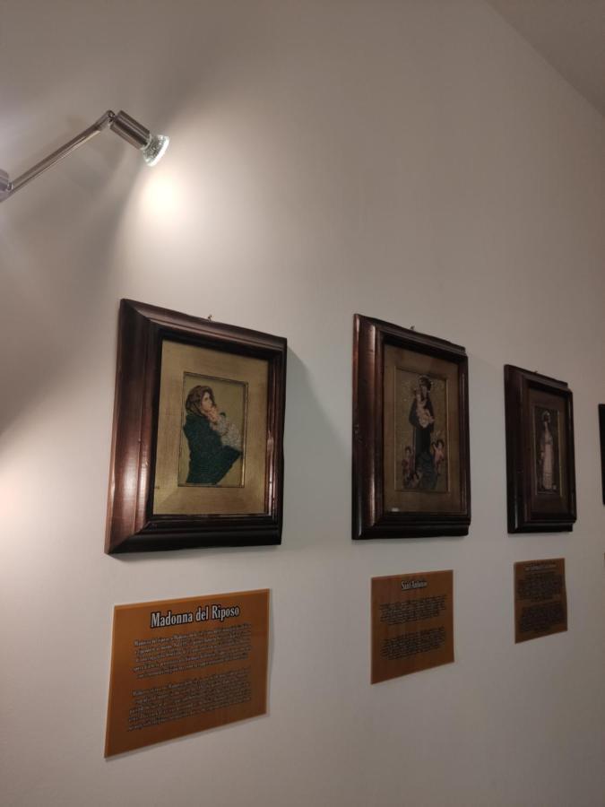 Nicolai63 Hotel Bari Bagian luar foto